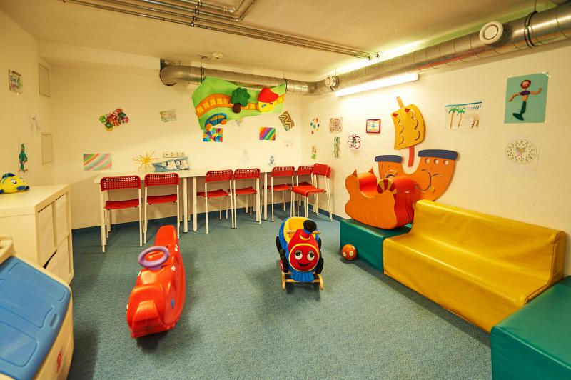 25 Kinderspielraum.jpg